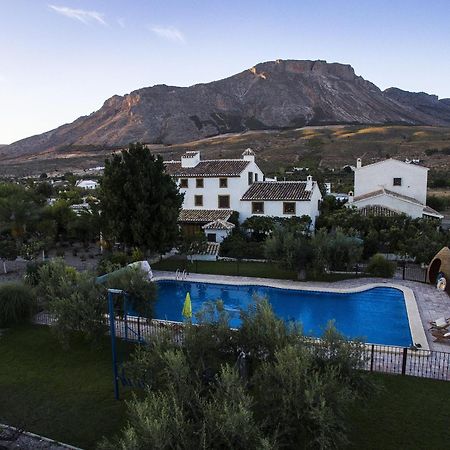 Desconexión entre olivos centenarios Villa Vélez Blanco Exterior foto